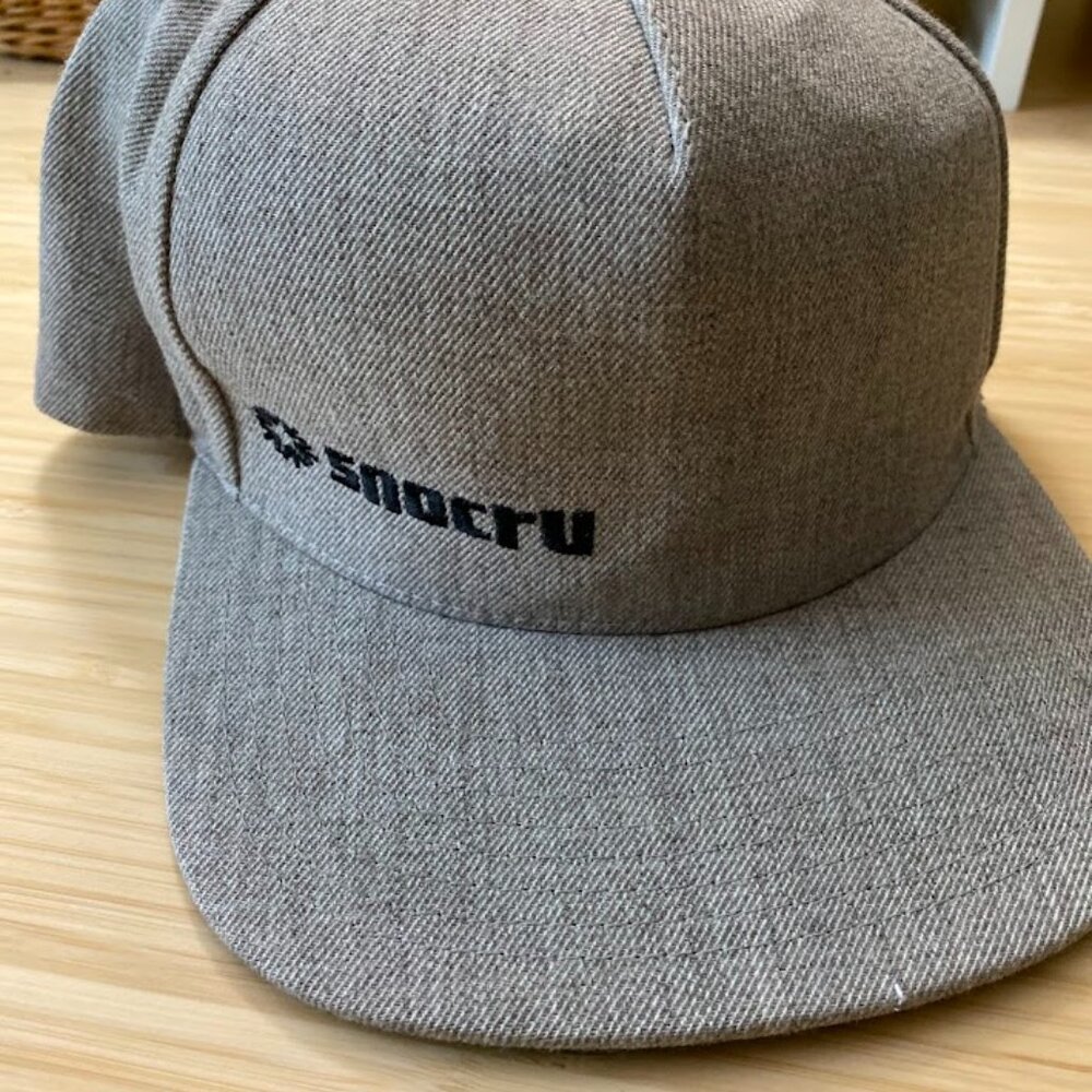 Like New SNOCRU Cap